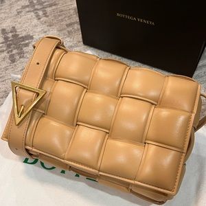 Bottega Venetta Padded Cassette Crossbody Bag New Tan Porridge Authentic